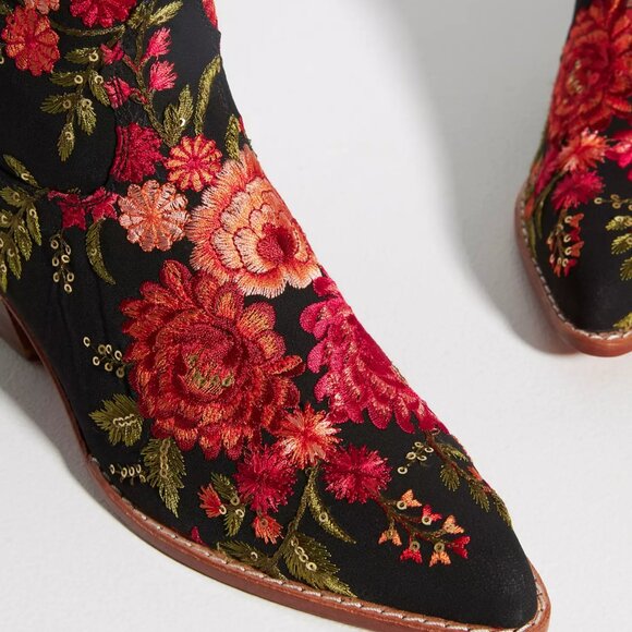 Anthropologie MOMO NEW YORK Embroidered Rose Boots NEW Size 39 - Picture 5 of 14